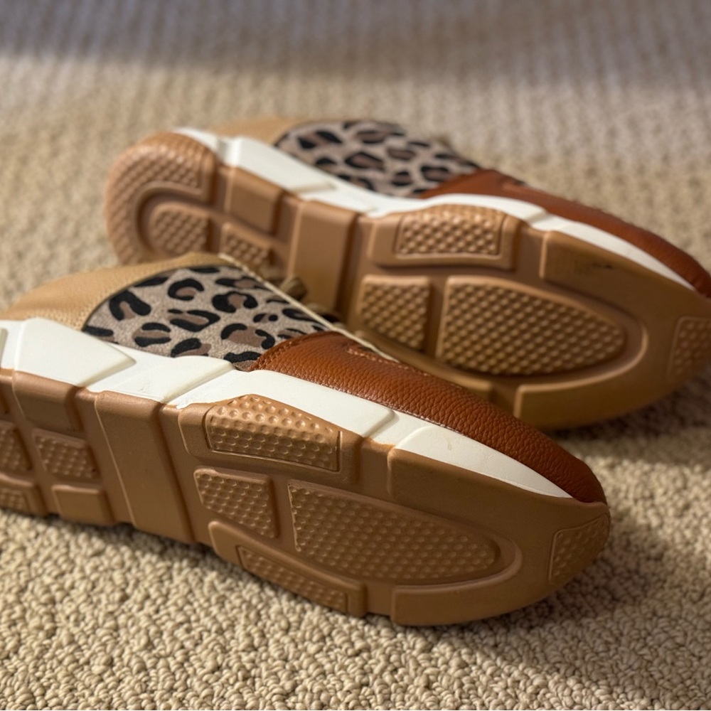 NEW Size 10 Leopard Faux Leather Sneakers - Picture 2 of 6